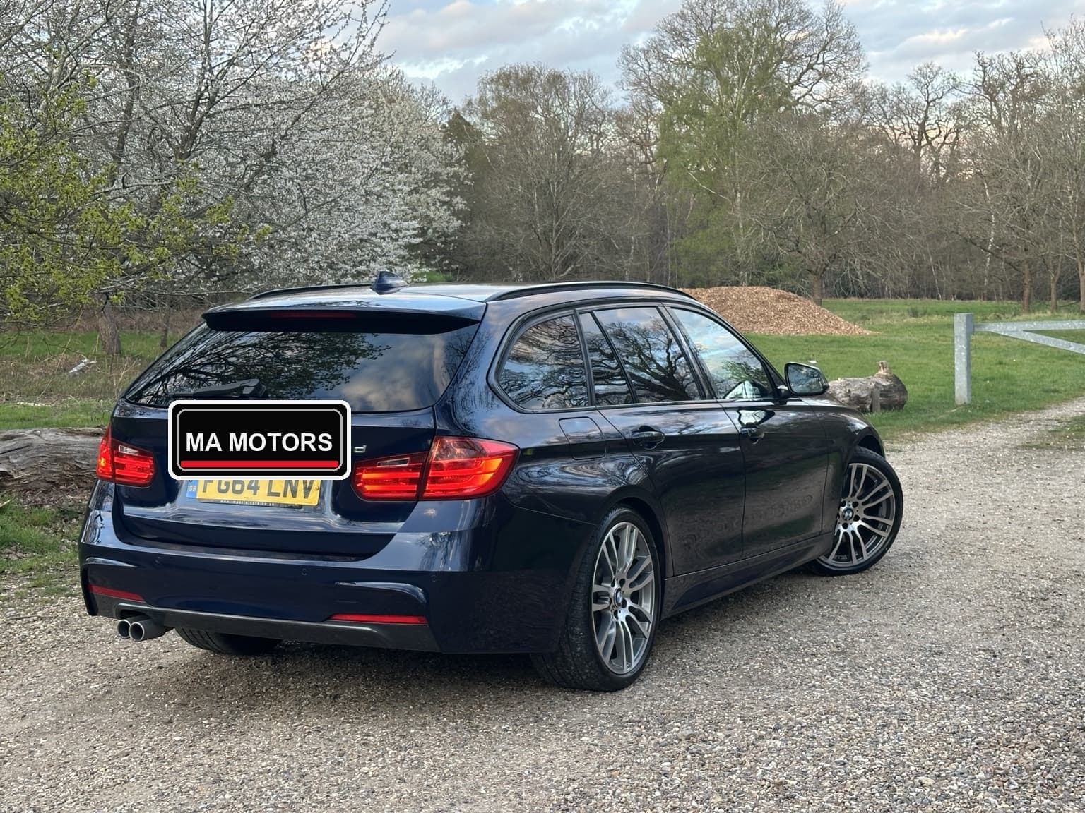 BMW 330d Touring gallery 3